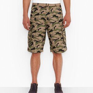 Levi's Men's Leaf Camo Belted Cargo Shorts (Waist: 42)